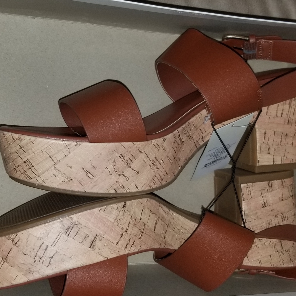 NWT Cork and Vegan Leather Heeled Sandals - Picture 8 of 8